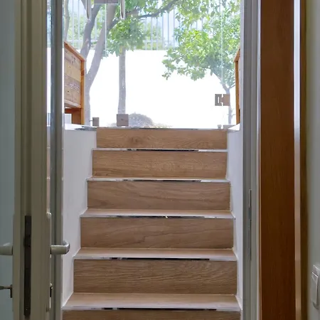Garden House By Hosty *