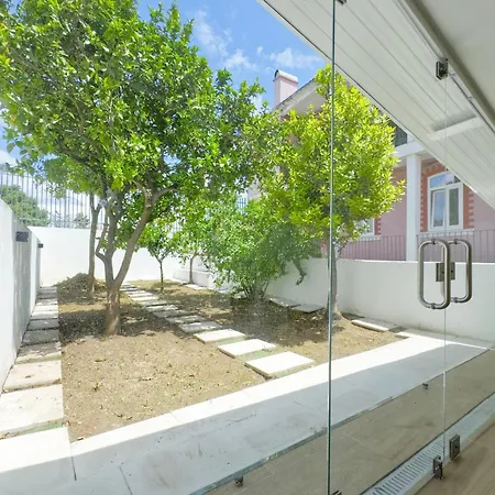 Garden House By Hosty * Sacavem